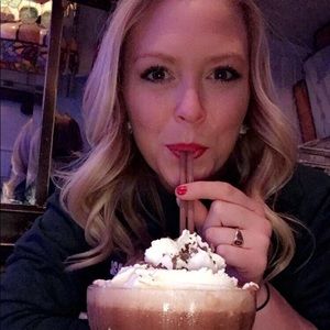 Meet your Posher, Lisa